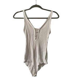 Emma & Sam | EUC Ribbed Ladder Detail Sleeveless Bodysuit in White Size XS